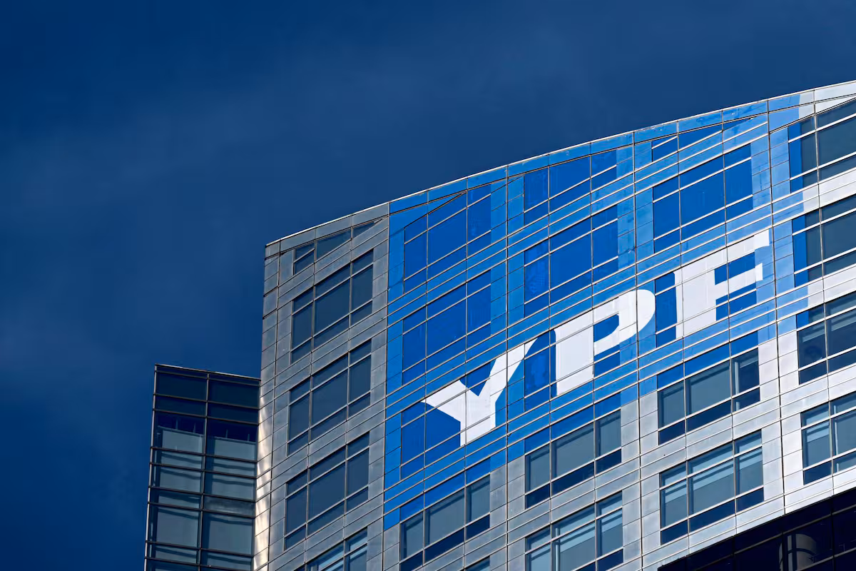 YPF suspendió la búsqueda de un socio para su negocio de agro y ahora lo relanzaría