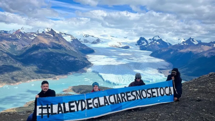 Presentaron demanda con más de 850 mil firmas: piden la inconstitucionalidad de la reforma a Ley de Glaciares