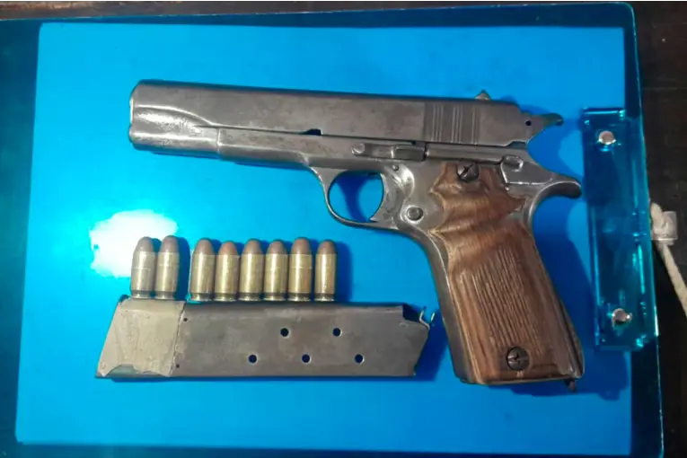Secuestraron arma de grueso calibre y detuvieron a un joven en investigación por lesiones en Paraná
