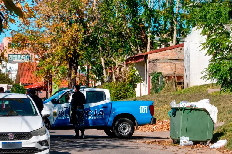 Seis meses de gestación tenía el feto hallado en un contenedor en Concepción: investigan las cámaras
