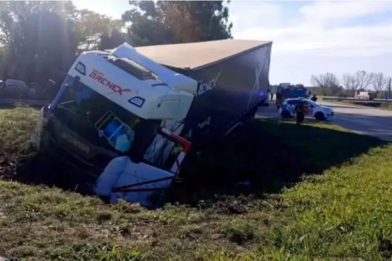 Trágico accidente en San José: niño de dos años falleció tras ser embestido por camión en Autovía Artigas