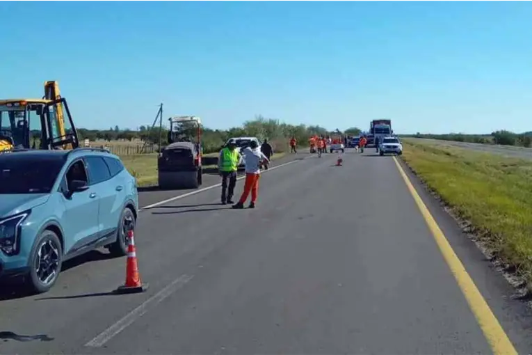 Falleció el obrero entrerriano que fue atropellado por un camión mientras hacía tareas de bacheo en la Ruta 14