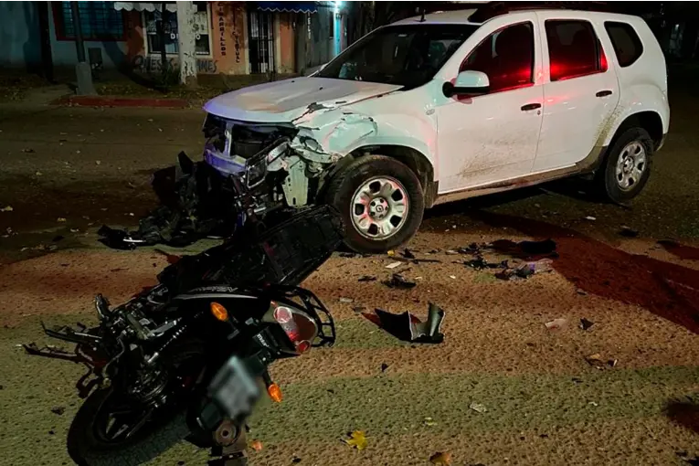 Falleció una de las jóvenes accidentadas tras el choque de una moto y una camioneta en Colón