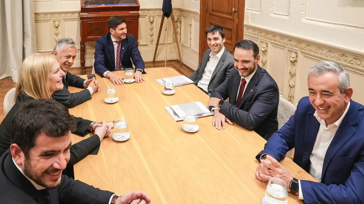 Entre guiños y reclamos cruzados, los gobernadores arbitran la crisis del oficialismo