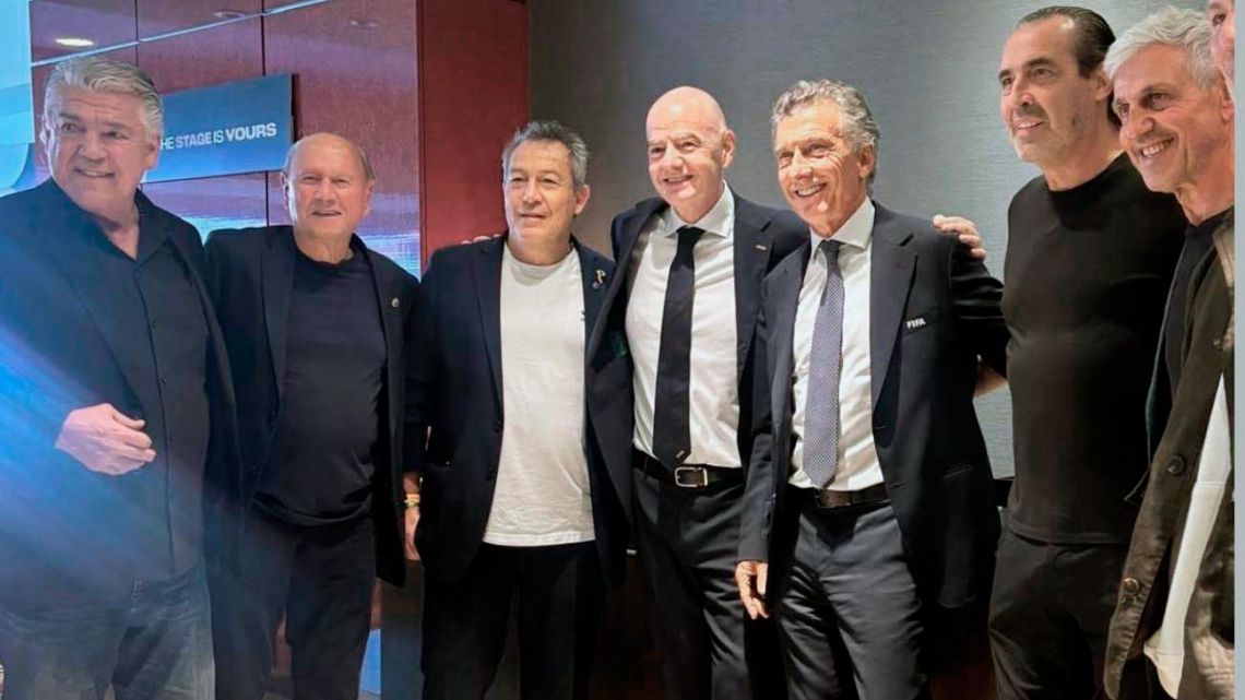 Macri coquetea con su “Segundo tiempo” y cree que Milei tiene que darle una salida a Adorni