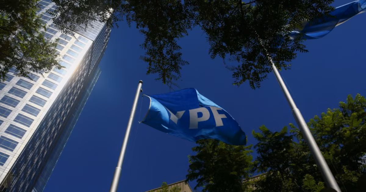 La calificadora S&P le subió la nota de deuda a YPF, Aeropuertos Argentina y otras seis empresas nacionales
