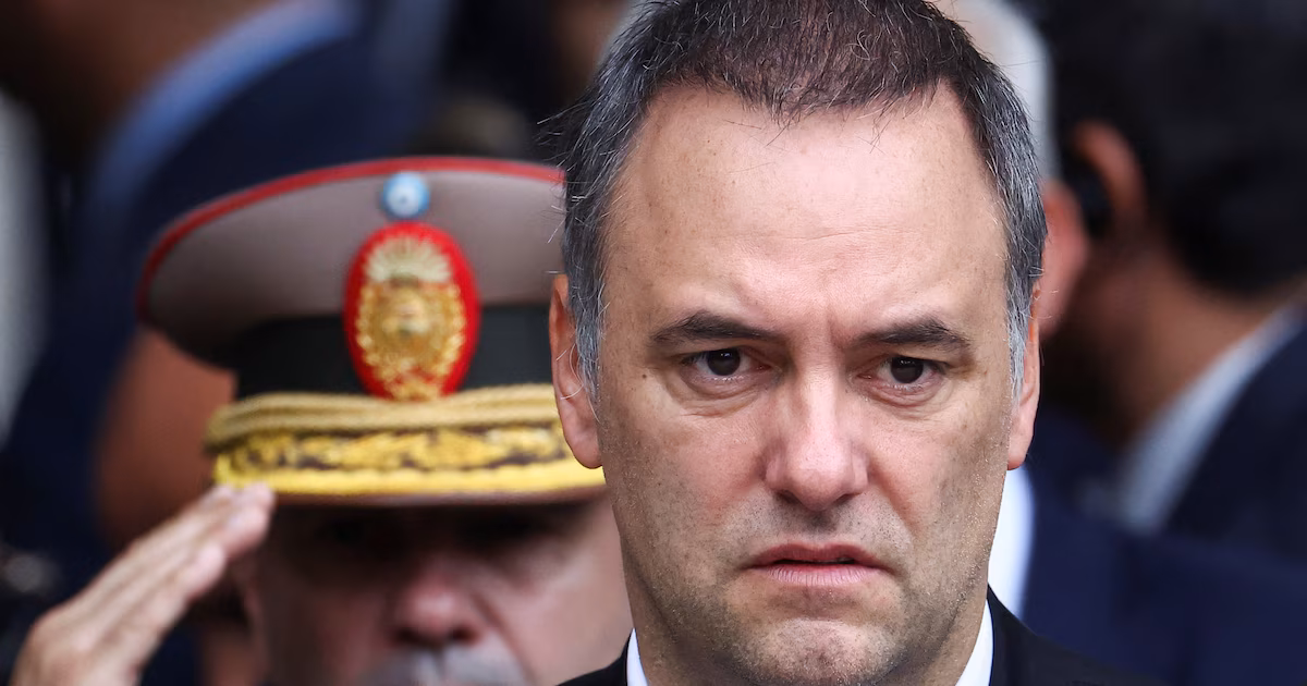 La caída de Manuel Adorni: cómo una crisis digital desató el quiebre político en el gobierno