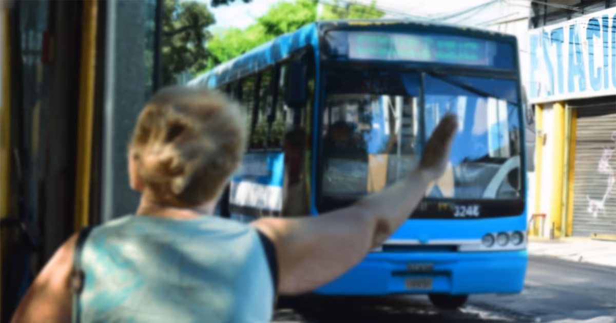 Colectivos en riesgo: empresas advierten por crisis y posibles cancelaciones en el interior