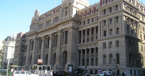 Entre Ríos y Santa Fe La Corte Suprema ratificó que las provincias no pueden cobrar impuestos más altos cuando las empresas no son locales