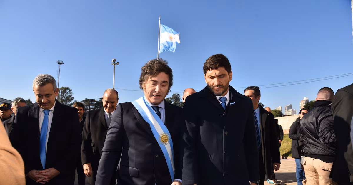 Acto por el Día de la Bandera, en vivo: Javier Milei habla en Rosario y las últimas noticias hoy, 20 de junio