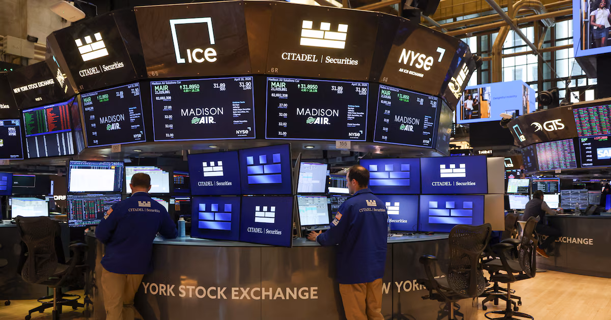 Wall Street celebró el acuerdo entre Estados Unidos e Irán: el Dow Jones marcó un máximo histórico y el Nasdaq subió más de 3%La perspectiva de un entendimiento en Oriente Medio impulsó el apetito por el riesgo, con avances también en el S&amp;P 500, mientras el índice de volatilidad CBOE retrocedió por tercer día consecutivo