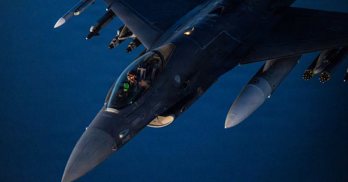 EEUU derribó varios drones de Irán en un nuevo ataque del régimen contra buques comerciales que transitaban por OrmuzLas fuerzas estadounidenses recordaron en un comunicado que la vía marítima estratégica permanece abierta para el tránsito de embarcaciones luego de repeler el bombardeo de la república islámica