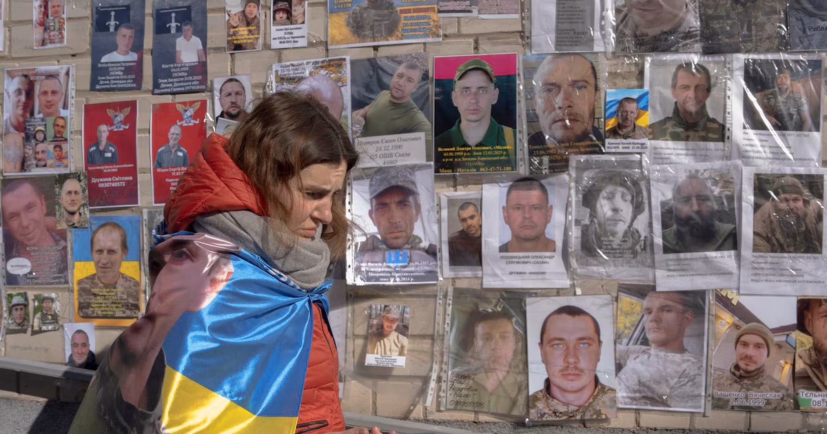 El jefe de policía de Ucrania afirma que Rusia recluta a mujeres jóvenes para asesinar a militares ucranianosLa fuerza de seguridad detuvo a una menor de 17 años tras la muerte de un integrante del Ejército, en un caso que, según los investigadores, se coordinó por Telegram con un presunto agente ruso