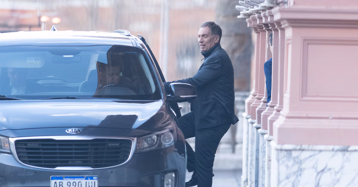 Karina Milei se reunió con Santilli y Martín Menem en medio de una inminente renuncia de Manuel Adorni