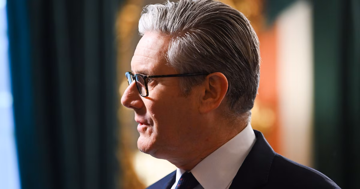 Keir Starmer evalúa su posible renuncia tras la contundente victoria de su rival interno en una elección clave en Reino UnidoMedios británicos anticipan la salida del primer ministro en los próximos días, mientras el ex alcalde del Gran Mánchester Andy Burnham se perfila como su sucesor natural
