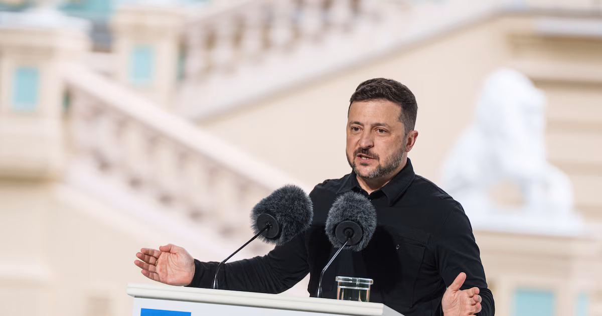 El mensaje de Zelensky tras el ataque con drones a la capital de Rusia: “Si arde Ucrania va a arder Moscú”La operación nocturna se presentó como una réplica al bombardeo de las tropas del Kremlin que el lunes alcanzó una catedral histórica de Kiev, mientras el mandatario defendió la legitimidad de golpear territorio enemigo