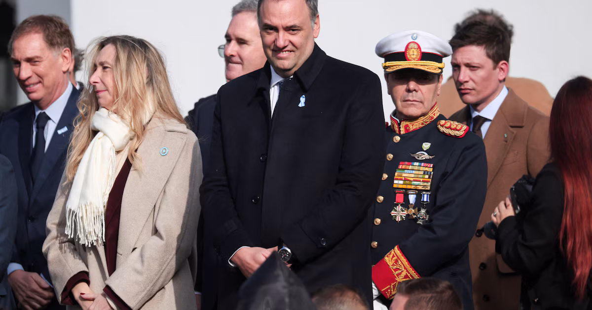 Negociaciones finales entre Karina Milei y Caputo por el esquema de comunicación que estrenará el Gobierno
