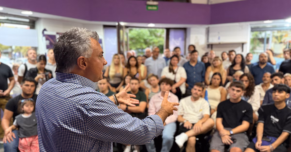 La Libertad Avanza quiere afianzar el “voto joven” y busca bajar la edad mínima para ser concejal bonaerense