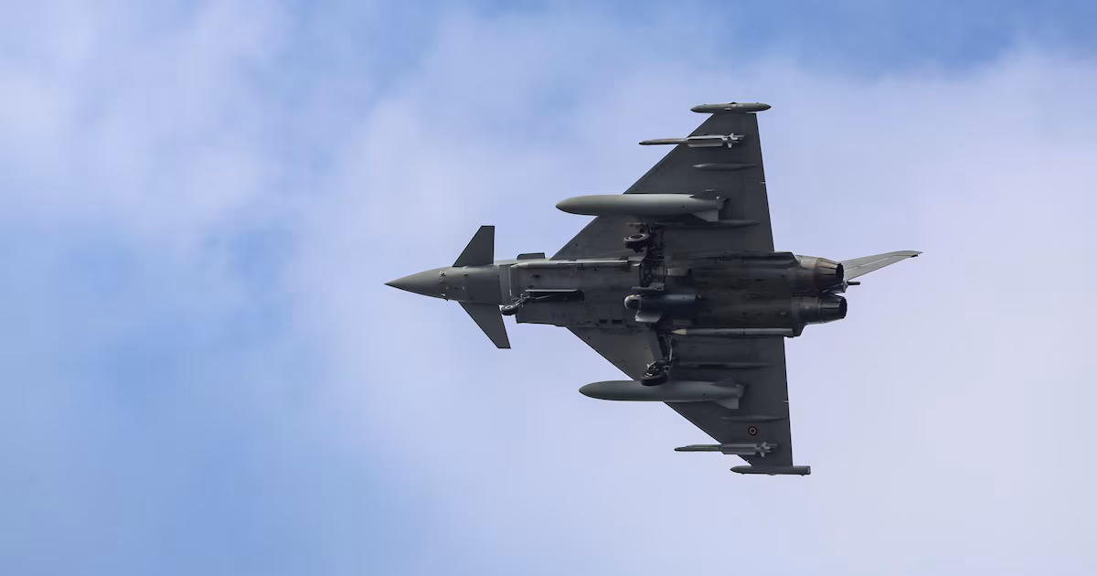 Rumania movilizó cazas Eurofighter tras detectar un ataque ruso contra Ucrania cerca de una región fronterizaEl Ministerio de Defensa informó que varios aparatos no tripulados fueron ubicados a unos 12 kilómetros al este de Valcove, lo que activó una vigilancia aérea desde la Base 57 Mihail Kogalniceanu