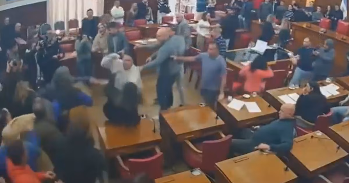 El Concejo Deliberante de Mar del Palta repudió la violenta pelea entre taxistas y choferes que sucedió en el recinto
