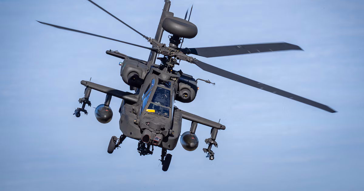 Así es el AH-64 Apache, el helicóptero estadounidense derribado por el régimen de IránMás de 2.875 unidades fabricadas, cuarenta años en servicio y presencia en todos los conflictos de Occidente desde la guerra del Golfo: el AH-64 es la plataforma de ataque terrestre de referencia del Ejército de Estados Unidos