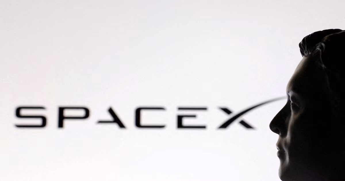 SpaceX está a punto de lograr una salida a bolsa récord que podría convertir a Elon Musk en un trillonarioSi todo sale según lo previsto, la compañía espacial y de cohetes cofundada por Musk en 2002 comenzará a cotizar en la bolsa Nasdaq el viernes por la mañana, y todas las miradas estarán puestas en cómo Wall Street asimilará la exitosa salida a bolsa que podría provocar conmociones en los mercados mundiales