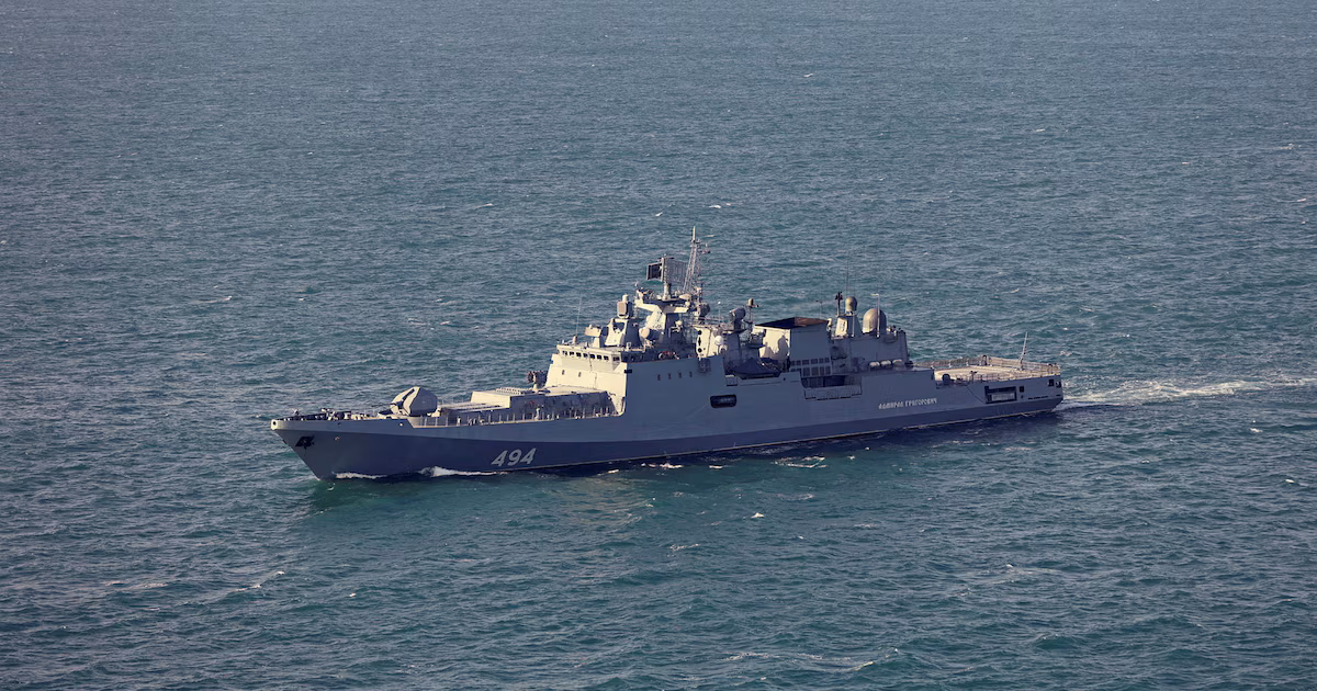 Starmer calificó de imprudentes los disparos de advertencia de un buque ruso contra un yate británico: “Rusia está actuando de manera agresiva en toda Europa”La fragata Almirante Grigorovich abrió fuego en el Canal de la Mancha tras lo que Moscú definió como una “aproximación peligrosa”, en medio de crecientes tensiones marítimas con Londres