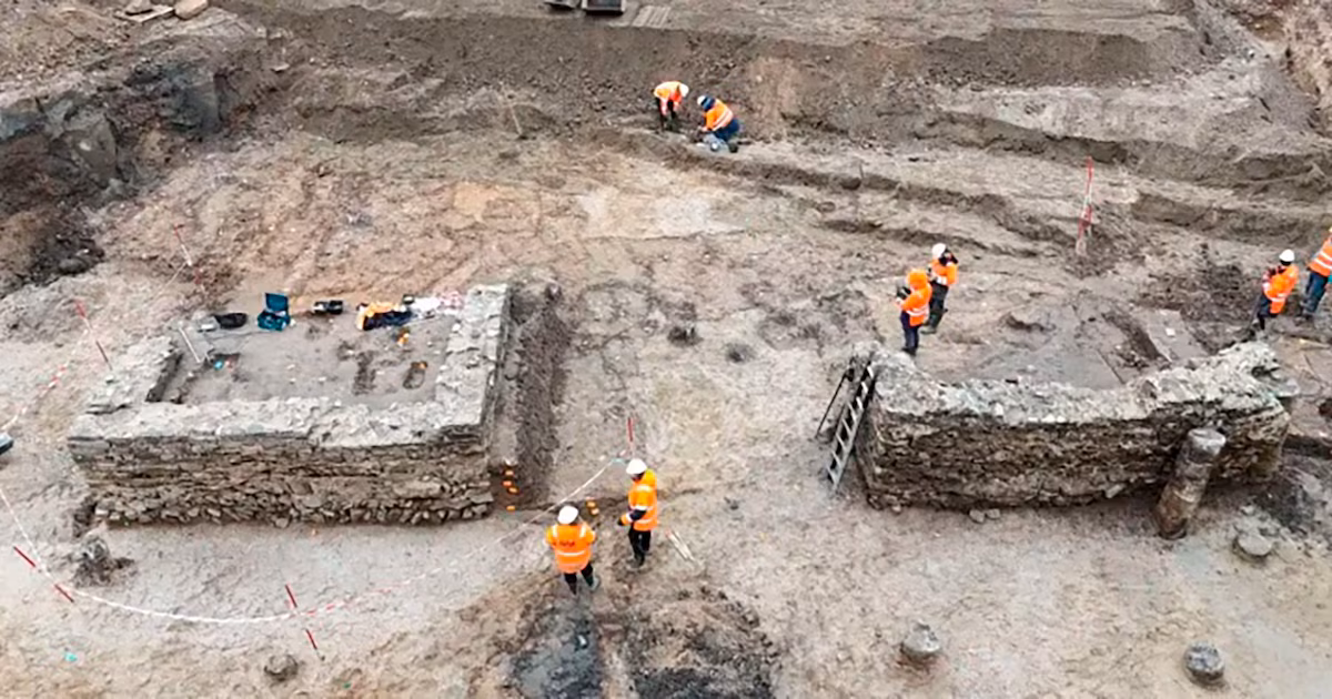 Hallan unas termas romanas de casi 5.000 metros cuadrados en el distrito de WaalfrontArqueólogos localizaron un complejo público de casi 2.000 años junto con residencias acomodadas, vías y una torre, durante una excavación previa a una urbanización, con piezas que sugieren actividad sostenida hasta el siglo III