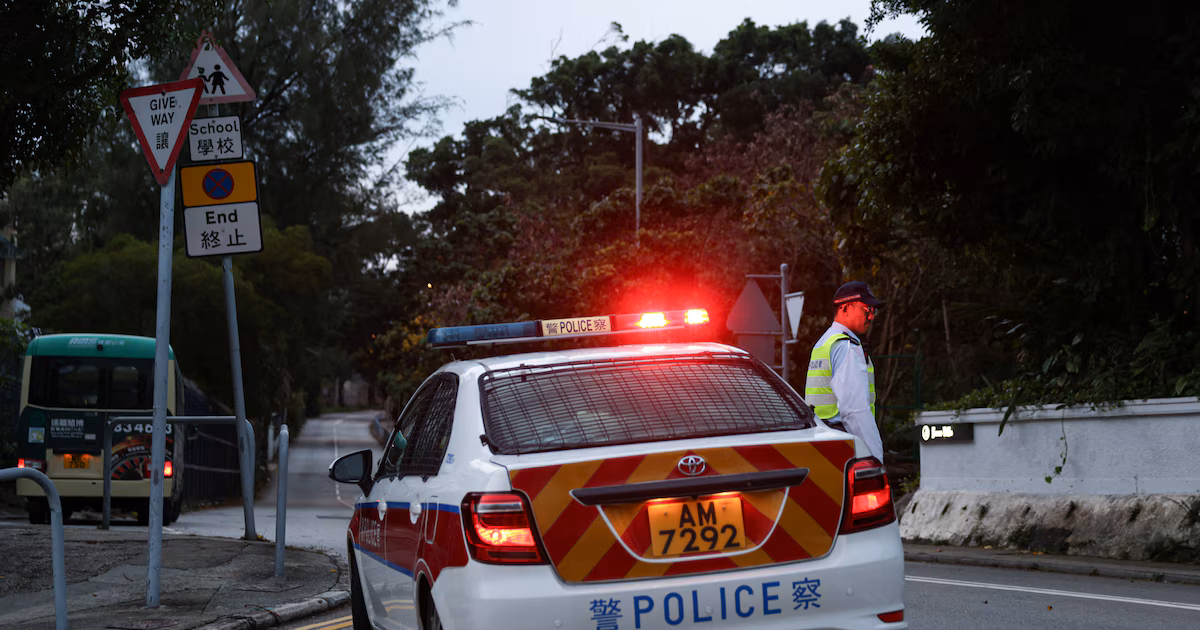 Detuvieron a dos libreros en Hong Kong acusados de vender material considerado sediciosoEl operativo, realizado en la madrugada del miércoles, apuntó a la propietaria del local, Leticia Wong