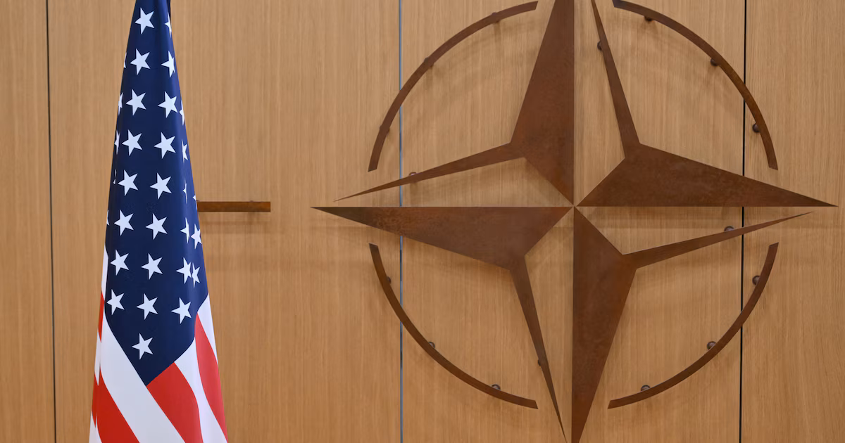 La OTAN se reúne en Bruselas para debatir cómo cubrir el vacío militar de EEUU mientras prepara la próxima cumbre en AnkaraLos ministros de Defensa de la alianza mantendrán conversaciones este jueves para coordinar la respuesta europea al reajuste estratégico de Washington, que reducirá parte de los recursos convencionales asignados a la seguridad del continente, aunque conservará sus compromisos de defensa colectiva y protección nuclear