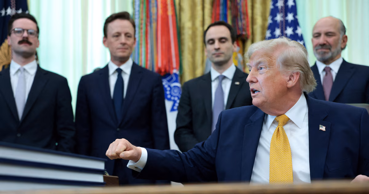Trump dijo que Irán tendrá inspecciones nucleares y advirtió que EEUU volverá a bloquear el estrecho de Ormuz si lo cree necesarioEl presidente de Estados Unidos aseguró que el control atómico al régimen de Teherán es una condición básica para que haya negociaciones. Agregó que los barcos norteamericanos no se fueron de la zona y volverán a intervenir si lo cree necesario
