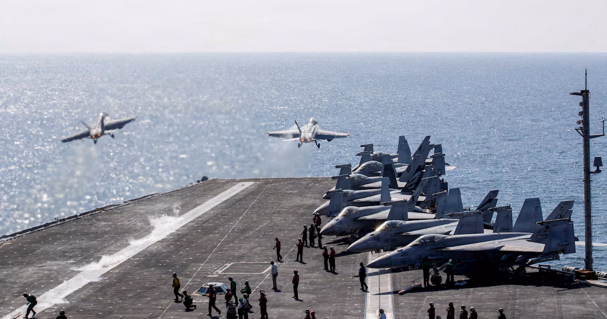 Estados Unidos bombardeó instalaciones militares iraníes tras el ataque del régimen a un carguero en OrmuzEl Comando Central informó que la aviación golpeó depósitos de misiles y aparatos no tripulados, además de radares costeros, al considerar que Teherán quebró la tregua vigente con Washington