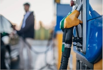 La venta de combustibles a nivel nacional empieza a recuperarse, pero en algunas provincias cayó más del 10% anual