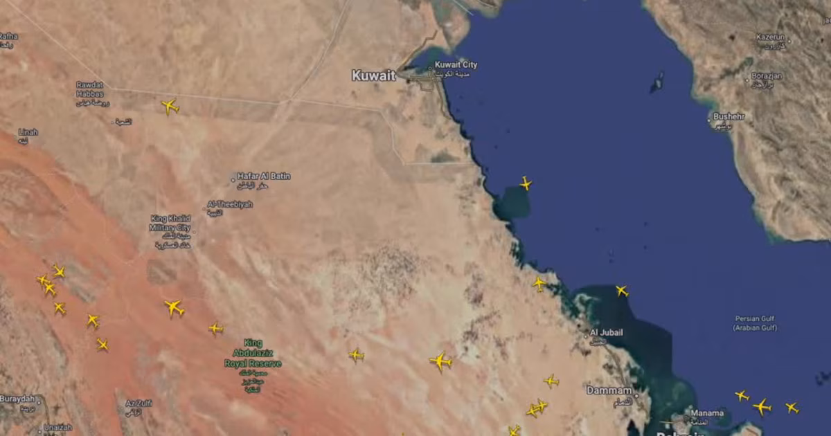 Así cambió el tráfico aéreo sobre el Golfo Pérsico ante el ataque de Irán contra el aeropuerto de Kuwait