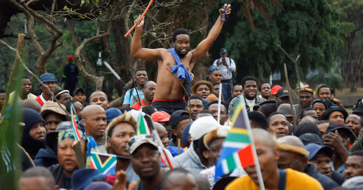 Sudáfrica: violencia xenófoba y saqueos generalizados al vencer el plazo límite anti inmigranteLa dirigente del movimiento March and March informó en Durban que mantendrá la presión en las calles con marchas semanales durante seis meses, en reclamo de deportaciones masivas y controles fronterizos más estrictos