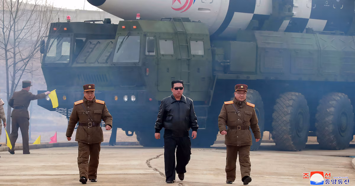Kim Jong-un ordenó acelerar el arsenal nuclear norcoreanoEl líder norcoreano invoca la modernización militar conjunta de Washington y Seúl, incluidos planes para un submarino nuclear surcoreano, para justificar una nueva escalada de la disuasión atómica de Pyongyang