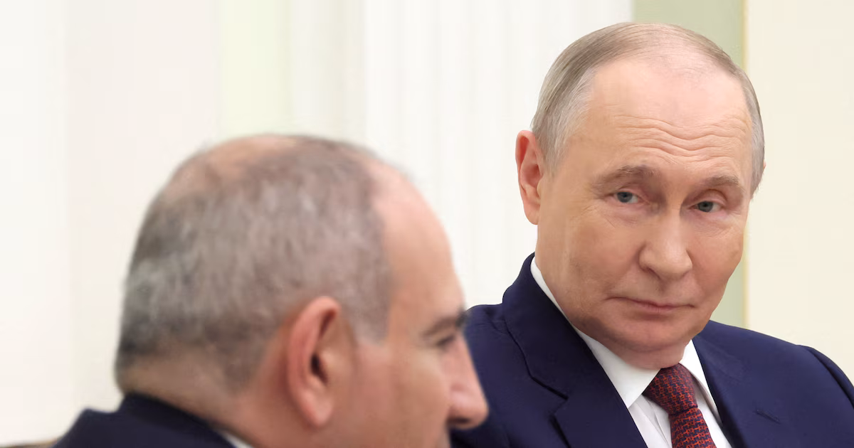 Rusia cuestionó las elecciones en Armenia y se negó a felicitar a PashiniánEl Kremlin habló de “irregularidades” tras la victoria del partido oficialista pro occidental con casi el 50% de los votos. Moscú acusa a la UE de injerencia y aguarda los resultados definitivos, previstos para el 14 de junio, antes de reconocer al primer ministro armenio