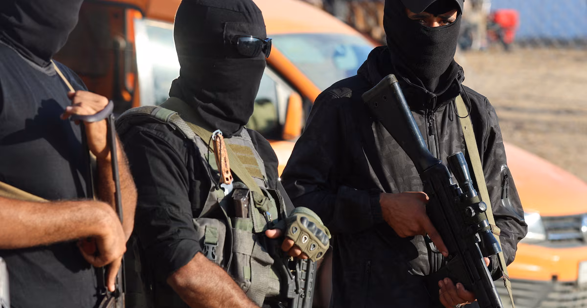 La ONU documentó ejecuciones públicas y torturas cometidas por Hamas en GazaUn informe de la Comisión Internacional Independiente de Investigación sobre Palestina identificó 249 casos de violencia grave entre 2024 y 2026, con al menos 108 muertos. El organismo concluye que los actos constituyen crímenes de guerra y advierten sobre el doble cerco que sufre la población civil gazatí