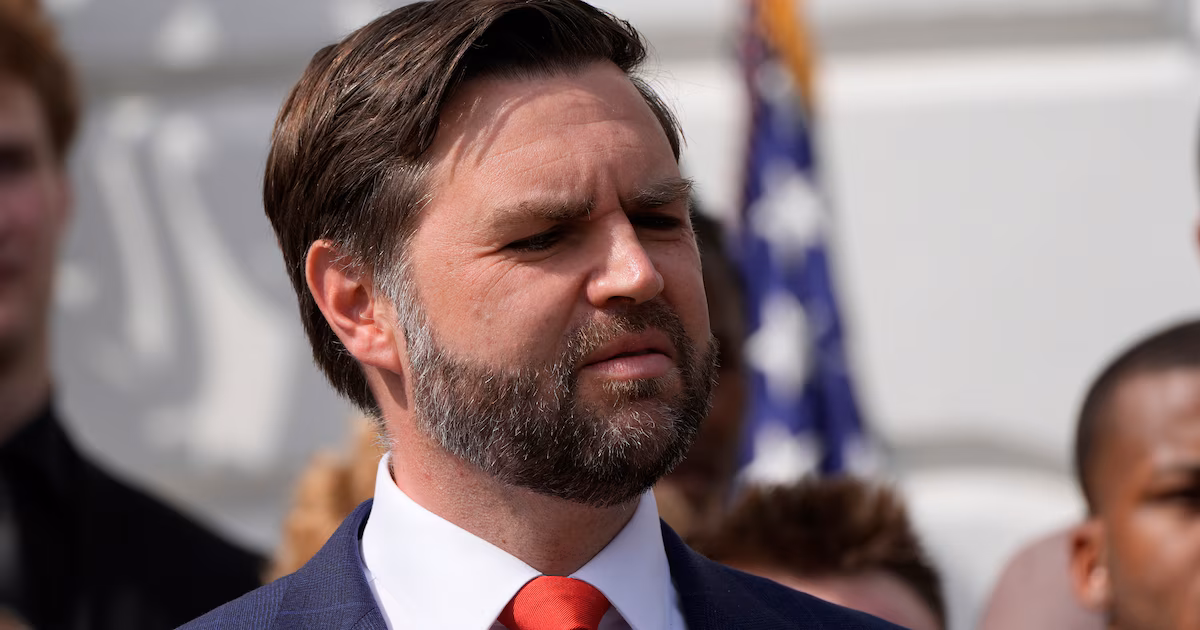 El vicepresidente de Estados Unidos, JD Vance, partió rumbo a Suiza para encabezar las negociaciones de paz con IránAl mismo tiempo, la delegación iraní encabezada por Mohammad Baqer Qalibaf e integrada por el canciller Abbas Araqchi y altos funcionarios, llegó este sábado al país europeo. Las reuniones se llevarán a cabo el domingo