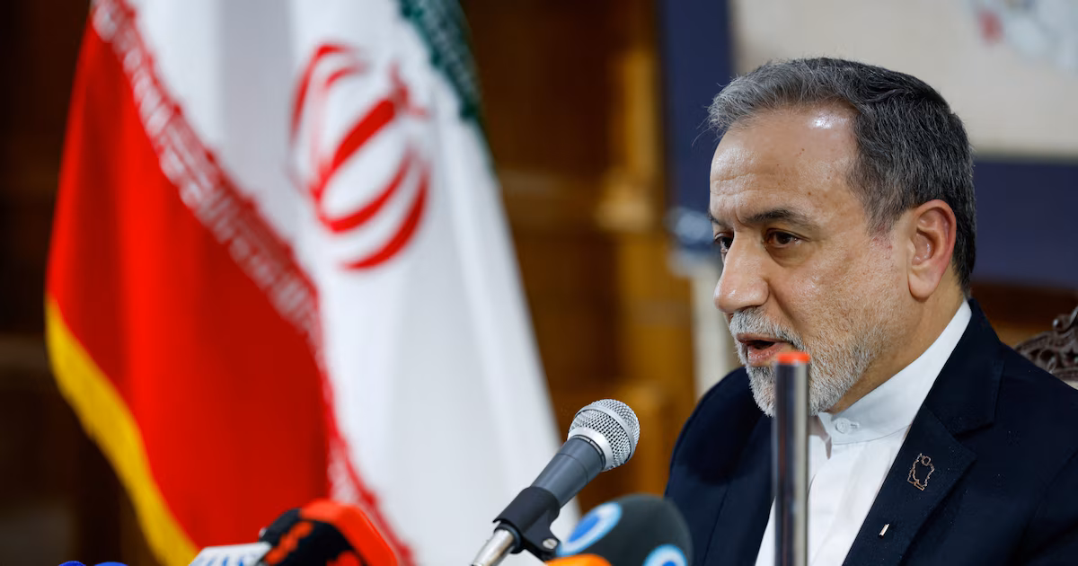 Irán afirmó que la mediación de Qatar y Pakistán produjo “importantes avances” en las conversaciones con Estados Unidos en SuizaA través de una publicación en redes sociales, el canciller iraní, Abbas Araqchi, afirmó además que “las exportaciones de petróleo y productos petroquímicos están exentas, se levantó el bloqueo, se liberaron algunos activos congelados y se puso en marcha un importante plan de reconstrucción y desarrollo para Teherán”
