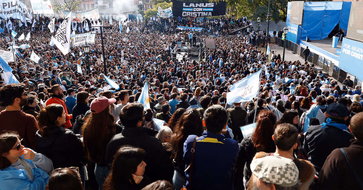 Fuerte mensaje de Máximo Kirchner en el banderazo por CFK: “Los que hablan de unidad ni siquiera son capaces de ir a verla”