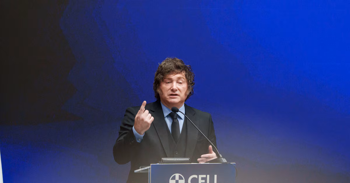 Javier Milei habló del caso Adorni: “Si la Justicia lo considera culpable, lo eyecto de una patada, pero yo creo en su honestidad”
