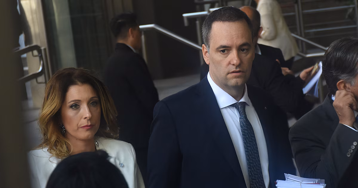 Manuel Adorni y su esposa decidieron acogerse al régimen de “inocencia fiscal” aunque aseguran que no declararán dólares