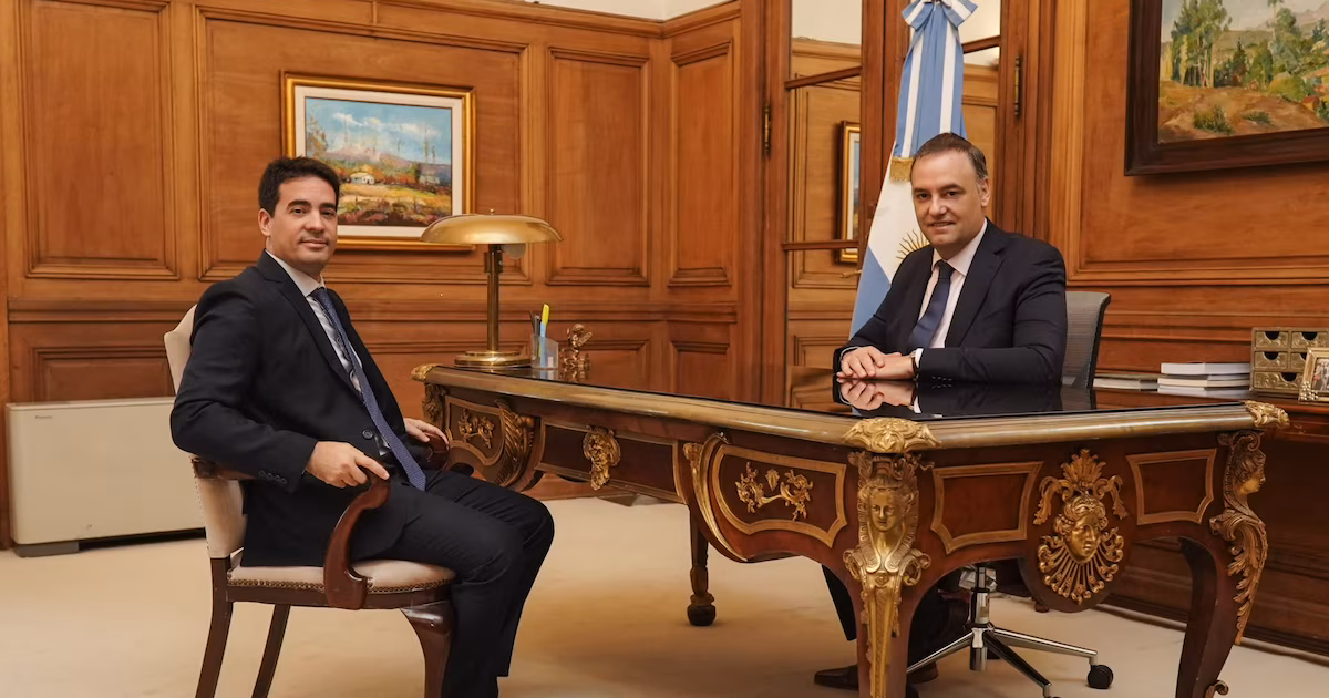 En su primera actividad como vocero, Ravier conversó con Adorni y protagoniza una serie de reuniones en Casa Rosada