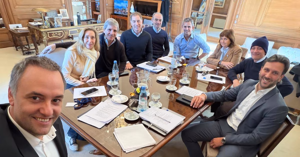 Crece la tensión en el Gobierno ante versiones sobre la continuidad de Adorni y se activa un operativo de contención en el Senado