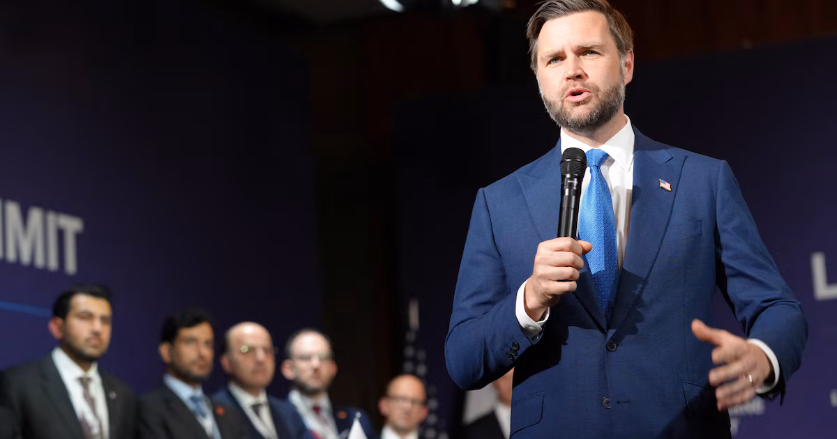 JD Vance dijo que hubo “grandes avances” tras las primeras horas de negociaciones con Irán en SuizaEl vicepresidente norteamericano afirmó que Washington está dispuesto a “transformar” su relación con Teherán si el régimen persa “renuncia a su rol de factor de inestabilidad regional” y abandona “cualquier ambición de dotarse del arma nuclear”