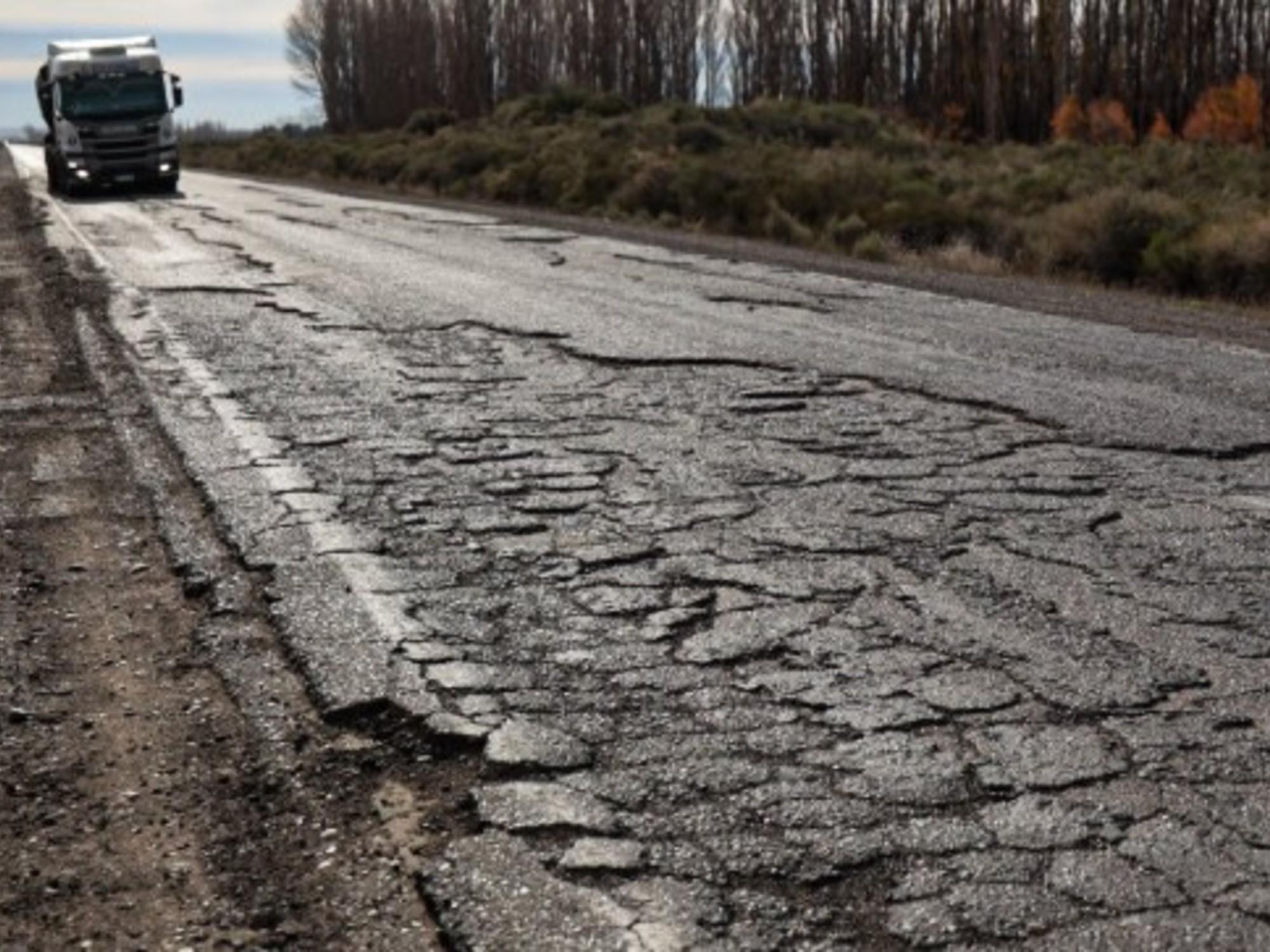 Buscarán licitar en tres meses unos 9.000 kilómetros de ruta para agilizar la construcción
