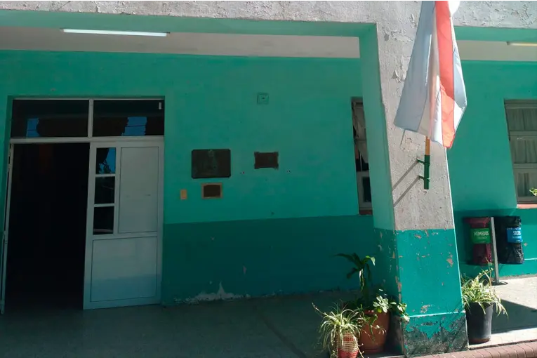 Delincuentes robaron en centenaria escuela de Gualguaychú, causaron daños y “desvalijaron” el comedor