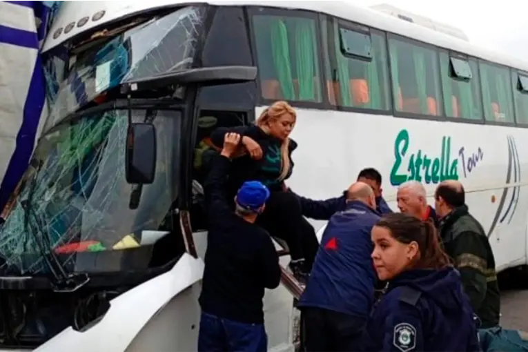 Emprendedores entrerrianos volvieron a sus hogares tras violento accidente en Panamericana