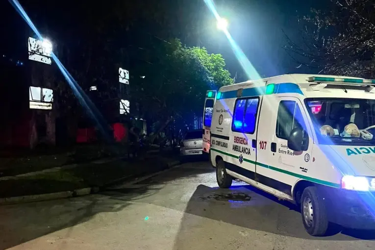 Rescataron a una mujer desvanecida tras el incendio de una vivienda en Gualeguay